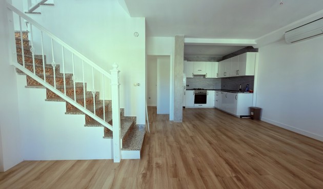 Reventa - Semi Detached -
El Galan - Inland