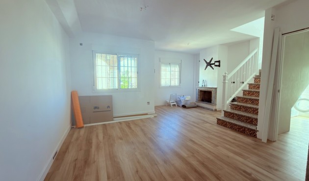 Reventa - Semi Detached -
El Galan - Inland