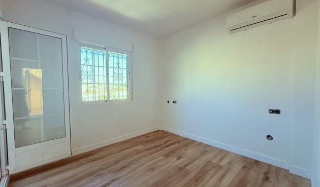 Reventa - Semi Detached -
El Galan - Inland