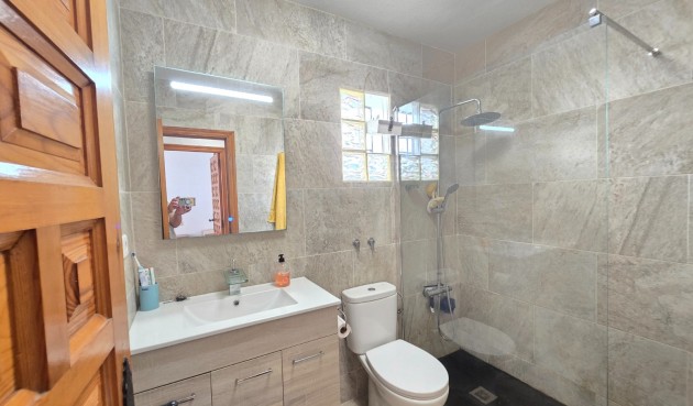 Återförsäljning - Town House -
Villamartin - Costa Blanca