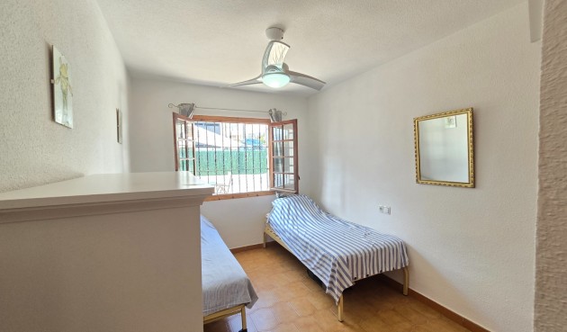 Återförsäljning - Town House -
Villamartin - Costa Blanca