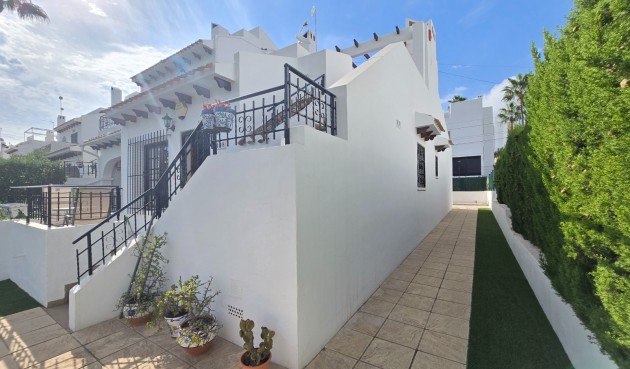 Återförsäljning - Town House -
Villamartin - Costa Blanca