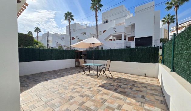 Återförsäljning - Town House -
Villamartin - Costa Blanca
