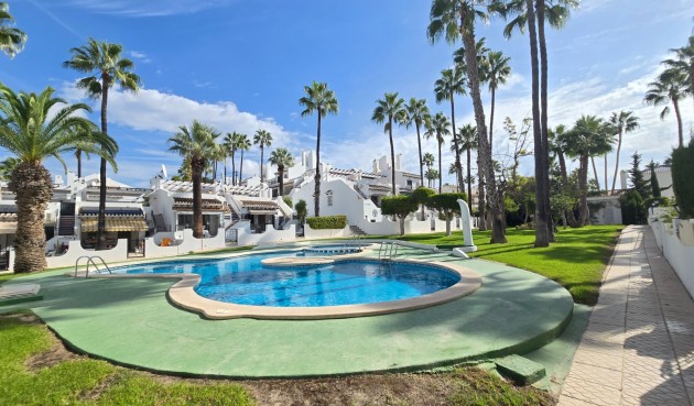 Återförsäljning - Town House -
Villamartin - Costa Blanca
