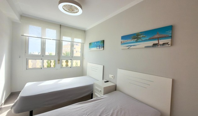 Återförsäljning - Apartment -
Guardamar del Segura - Urbanizaciones