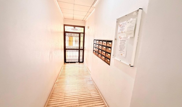 Återförsäljning - Apartment -
Torrevieja - Centro - Muelle Pesquero
