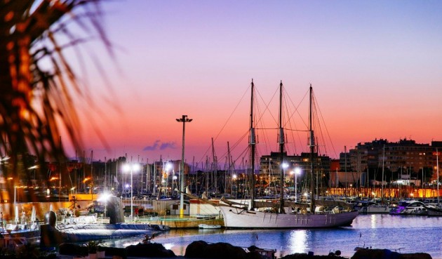 Återförsäljning - Apartment -
Torrevieja - Centro - Muelle Pesquero