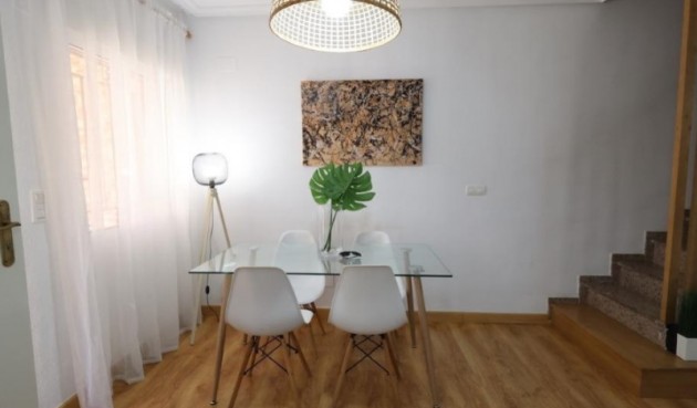 Återförsäljning - Town House -
Orihuela - Inland