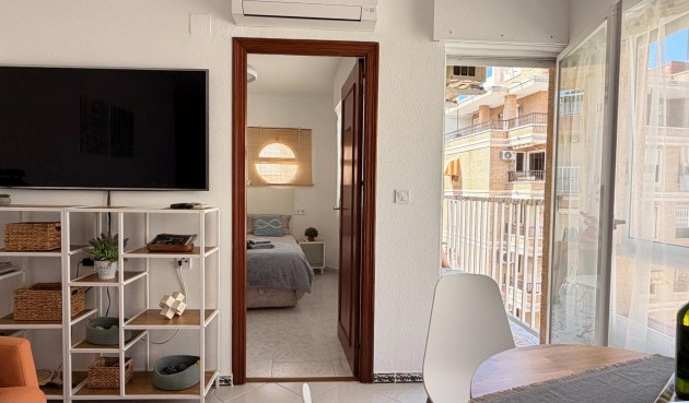 Återförsäljning - Apartment -
Torrevieja - Habaneras