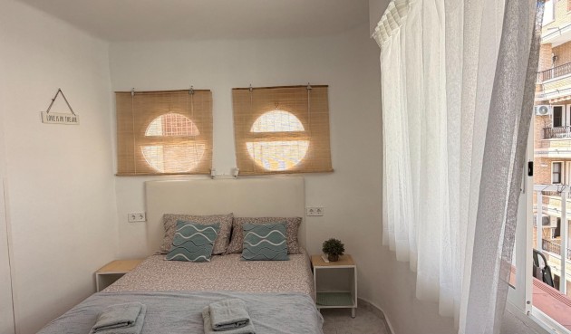 Återförsäljning - Apartment -
Torrevieja - Habaneras