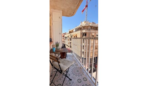 Återförsäljning - Apartment -
Torrevieja - Habaneras