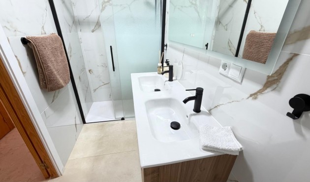 Resale - Duplex -
Torrevieja - Playa De Los Naufragos