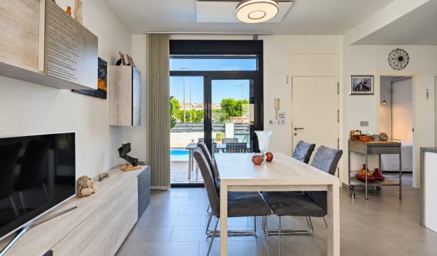 Resale - Villa -
Formentera del Segura - Costa Blanca