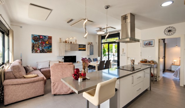 Resale - Villa -
Formentera del Segura - Costa Blanca