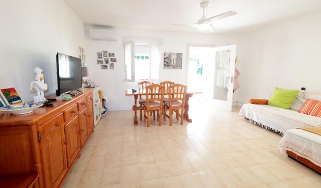 Resale - Town House -
Torrevieja - Playa De Los Naufragos