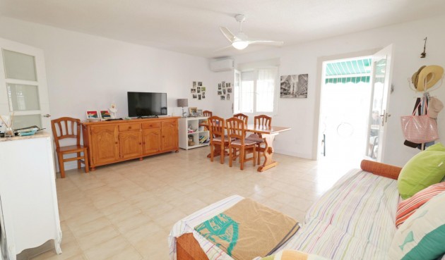 Resale - Town House -
Torrevieja - Playa De Los Naufragos