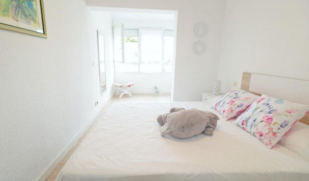 Resale - Town House -
Torrevieja - Playa De Los Naufragos