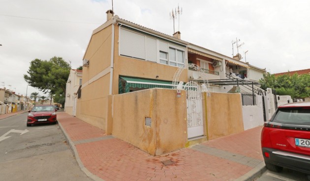 Resale - Town House -
Torrevieja - Playa De Los Naufragos