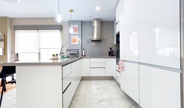 Resale - Villa -
Villamartin - Costa Blanca