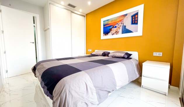 Resale - Villa -
Villamartin - Costa Blanca