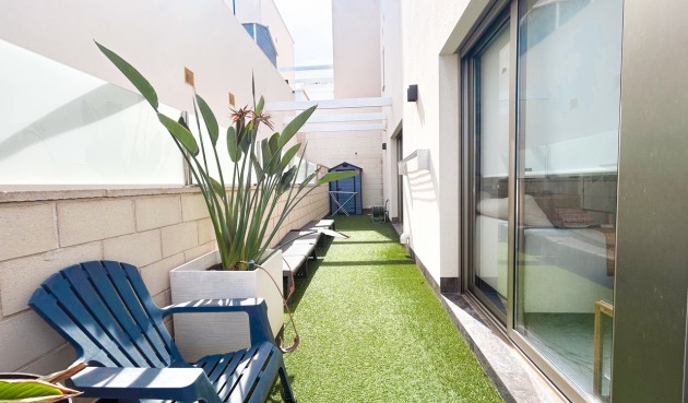 Resale - Villa -
Villamartin - Costa Blanca