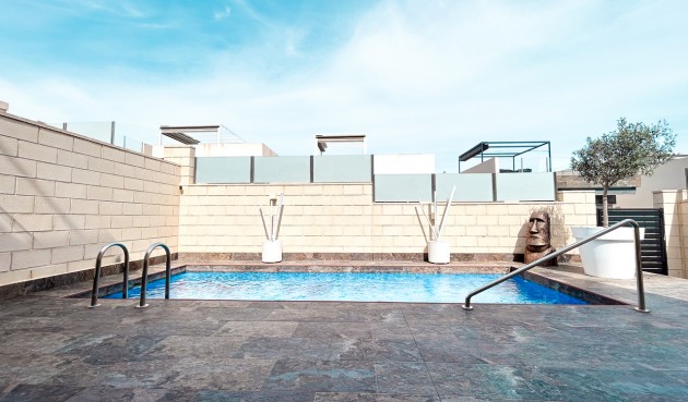 Resale - Villa -
Villamartin - Costa Blanca