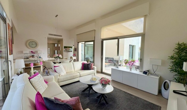 Resale - Villa -
Benijofar - Costa Blanca