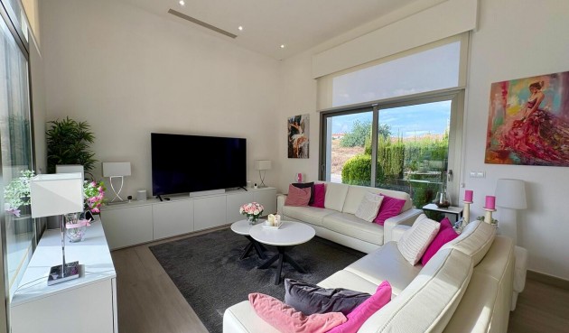 Resale - Villa -
Benijofar - Costa Blanca