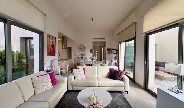 Resale - Villa -
Benijofar - Costa Blanca