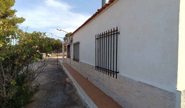 Resale - Villa -
Yecla - Inland