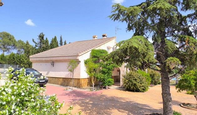 Resale - Villa -
Yecla - Inland