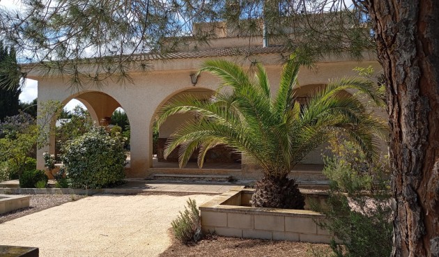 Resale - Villa -
Yecla - Inland