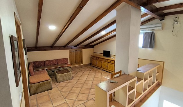 Resale - Villa -
Yecla - Inland