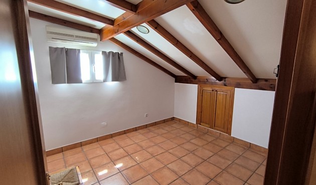 Resale - Villa -
Yecla - Inland