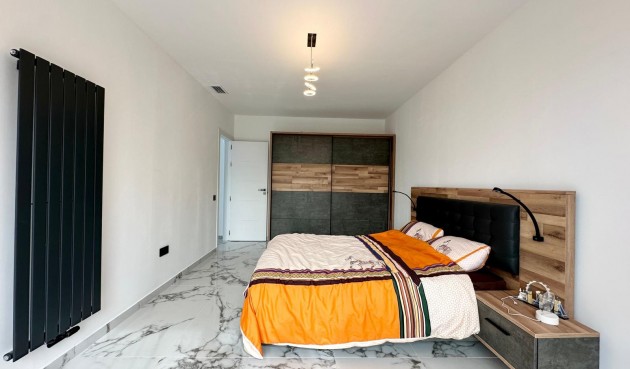 Resale - Villa -
Petrer - Inland
