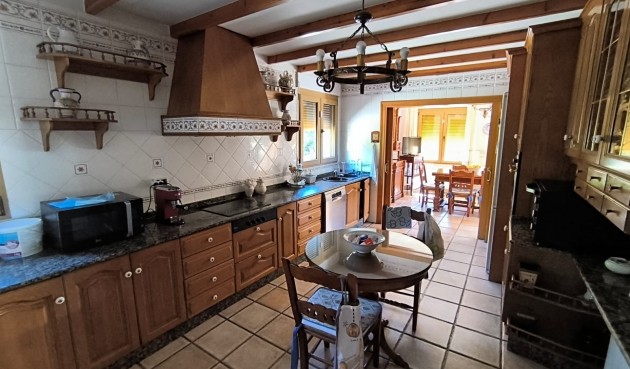 Resale - Villa -
Yecla - Inland