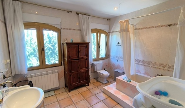 Resale - Villa -
Yecla - Inland
