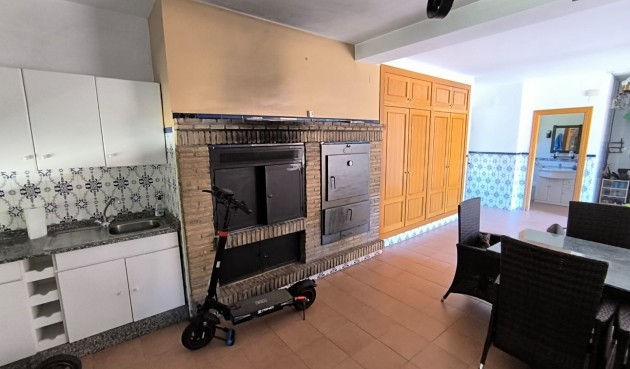 Resale - Villa -
Yecla - Inland