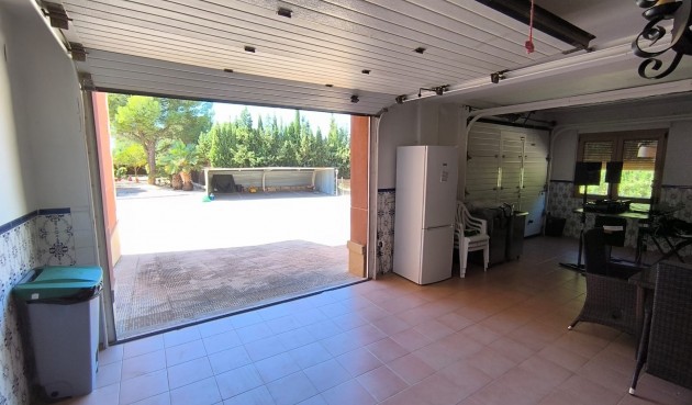 Resale - Villa -
Yecla - Inland