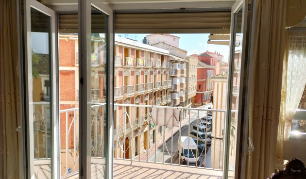 Resale - Apartment -
Sax - Inland