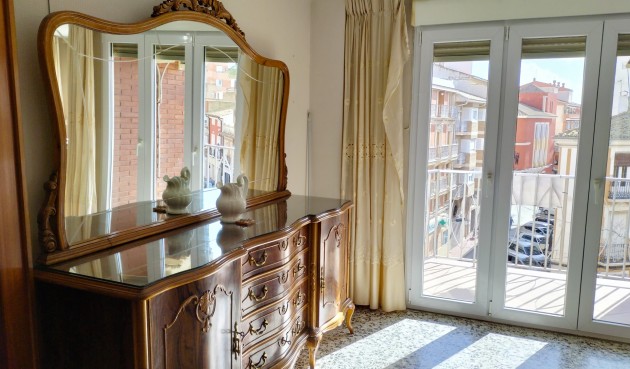 Resale - Apartment -
Sax - Inland