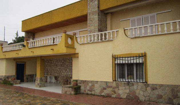 Resale - Villa -
Yecla - Inland
