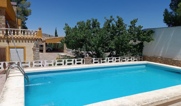 Resale - Villa -
Yecla - Inland