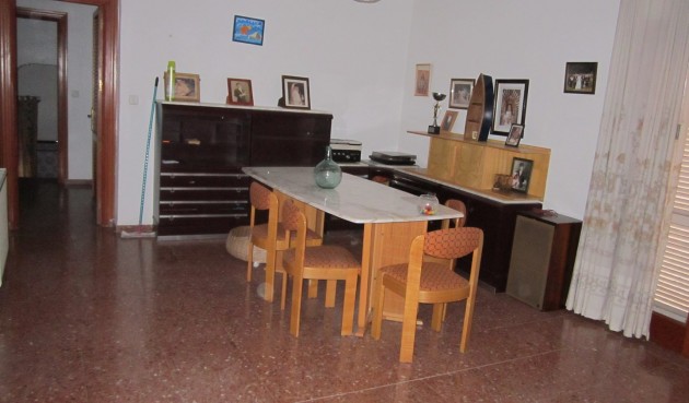 Resale - Villa -
Yecla - Inland