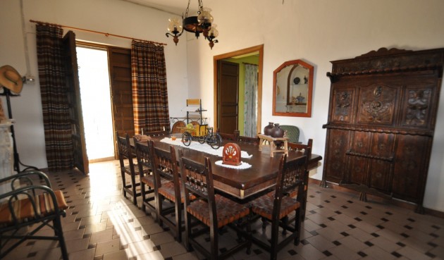 Resale - Villa -
Fortuna - Inland
