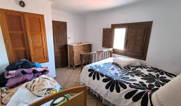 Resale - Villa -
Novelda - Inland
