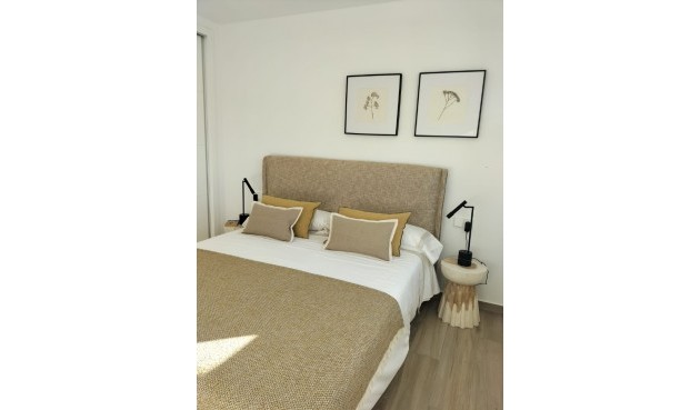 Återförsäljning - Apartment -
Orihuela - Inland