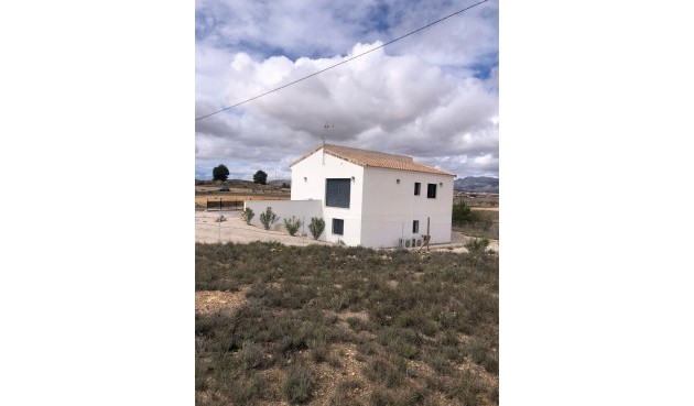 Resale - Villa -
Pinoso - Inland