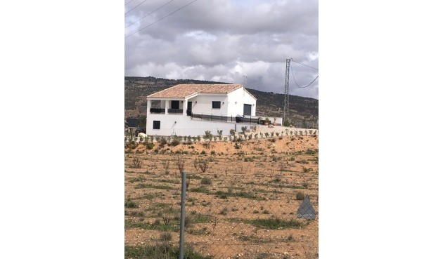 Resale - Villa -
Pinoso - Inland