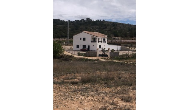 Resale - Villa -
Pinoso - Inland